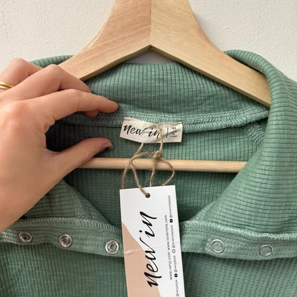 Boutique NWT Sage Green Long Sleeve - Picture 3 of 9